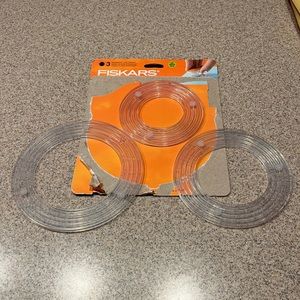 Fiskars Shapexpress2 Plastic Circle Templates - open box
